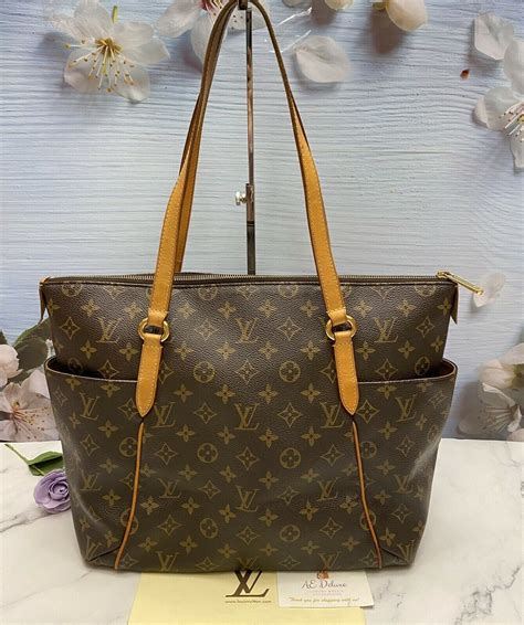 louis vuitton monogram canvas totally mm